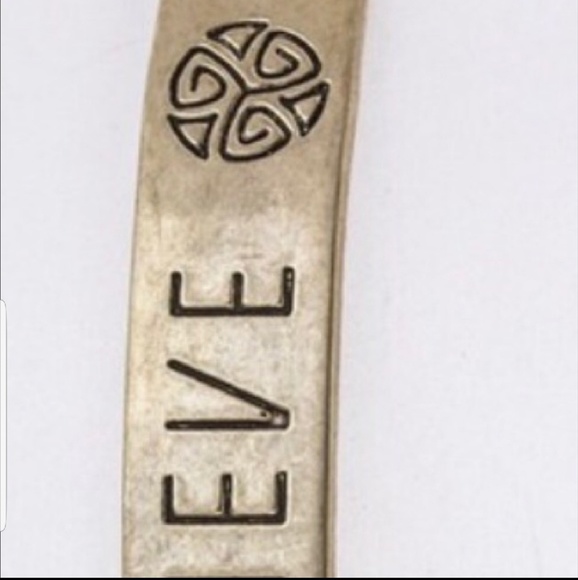🌟LAST ONE!🌟 "BELIEVE" Gold Bangle Bracelet - Picture 4 of 5